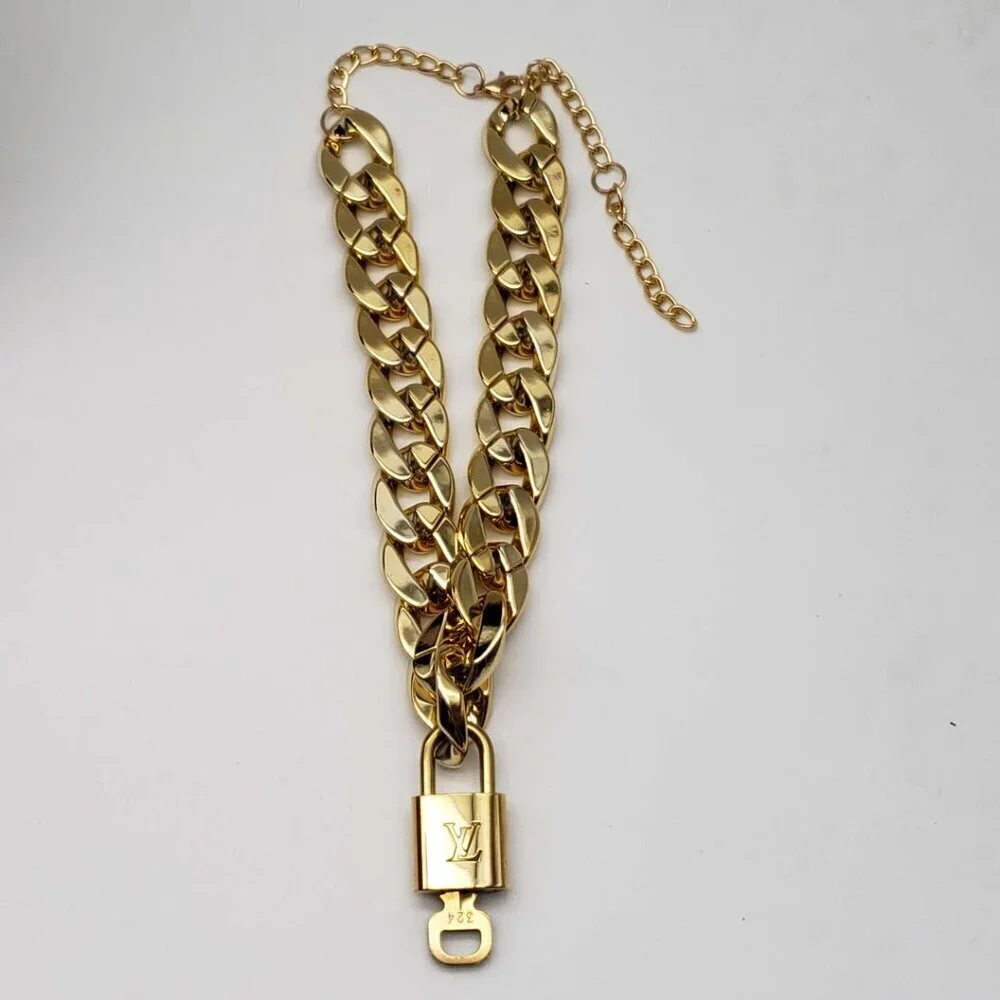 Authentic Louis Vuitton Lock & Key w/unbranded Gold Plated Chain Necklace 013126